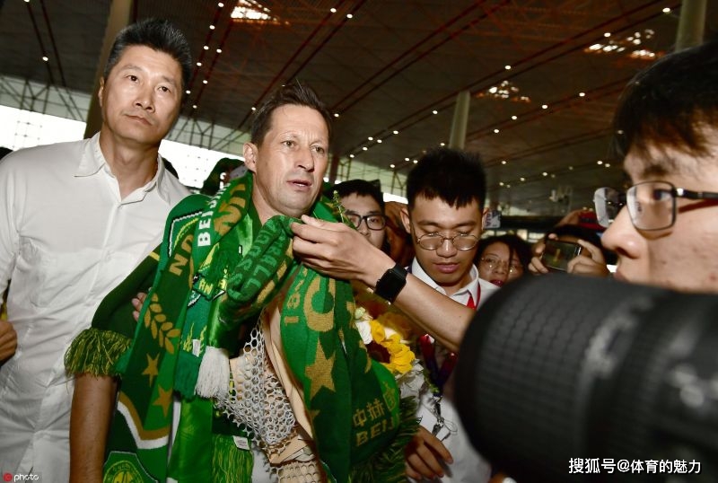 凯发平台 -埃因霍温内部会议纪要流出——今夜远射贴柱，亚冠使命明确，更衣室氛围转暖 