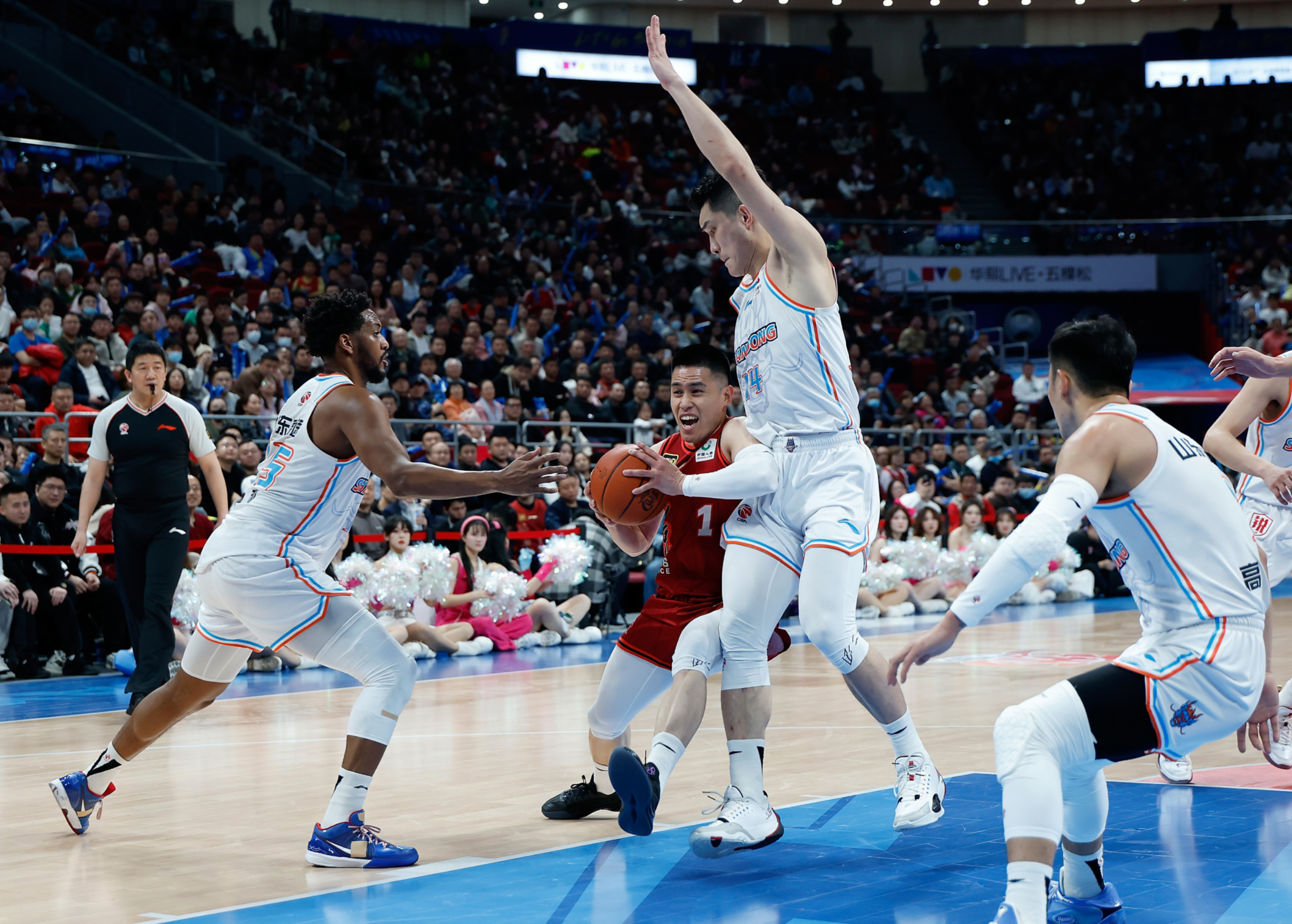 凯发 -赛前上海久事备战欧篮联，篮板制胜细节曝光，引发热议，赛程密集仍需轮换的简单介绍