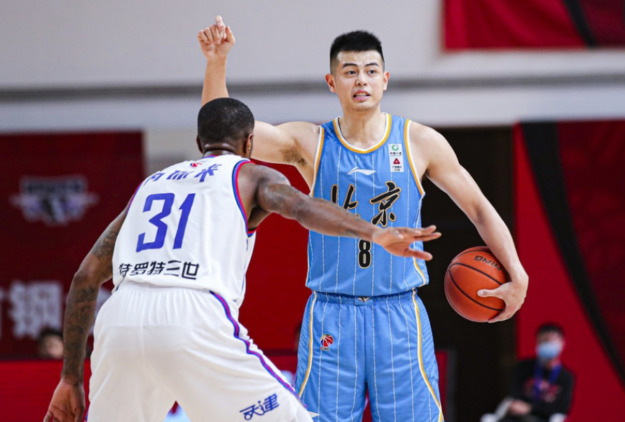 塞维利亚关键时刻内部沟通，志在CBA季后赛名次提升，更衣室稳定，心理建设被强调 